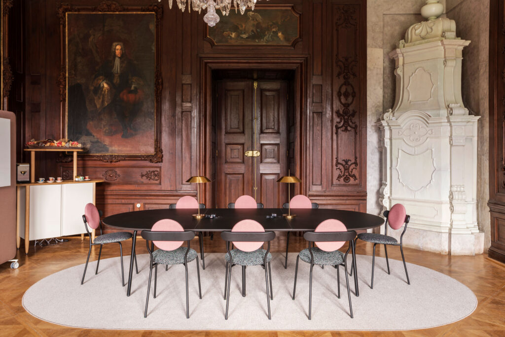 Planet chair La chance, Besprechung