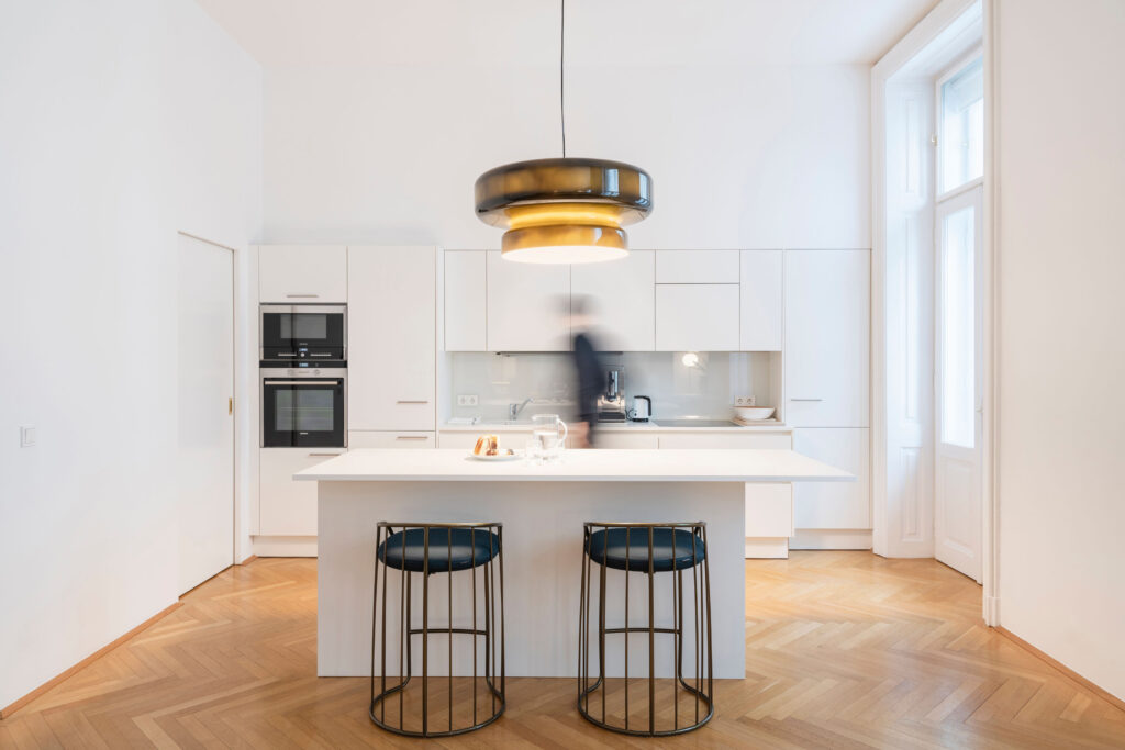 Bohemia von Marset, Deckenleuchte groß, Pendelleuchte über Kochinsel