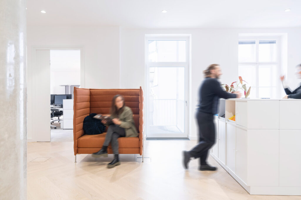 Wartebereich, Wartelounge, schönes Warten..